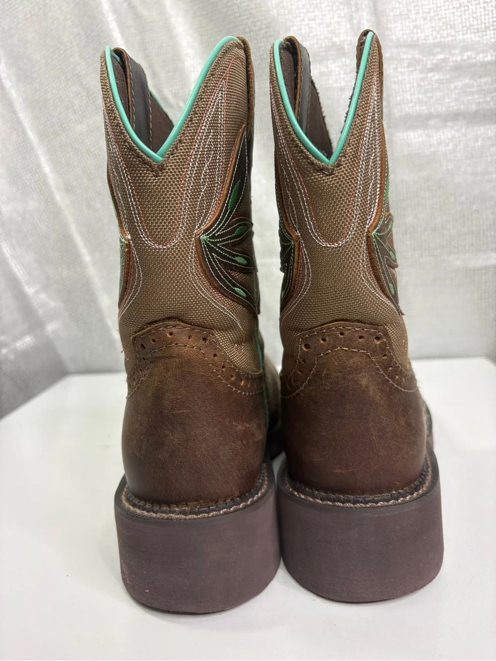 Justin Women’s Boots Brown Leather Western Boots with Teal Trim size 10